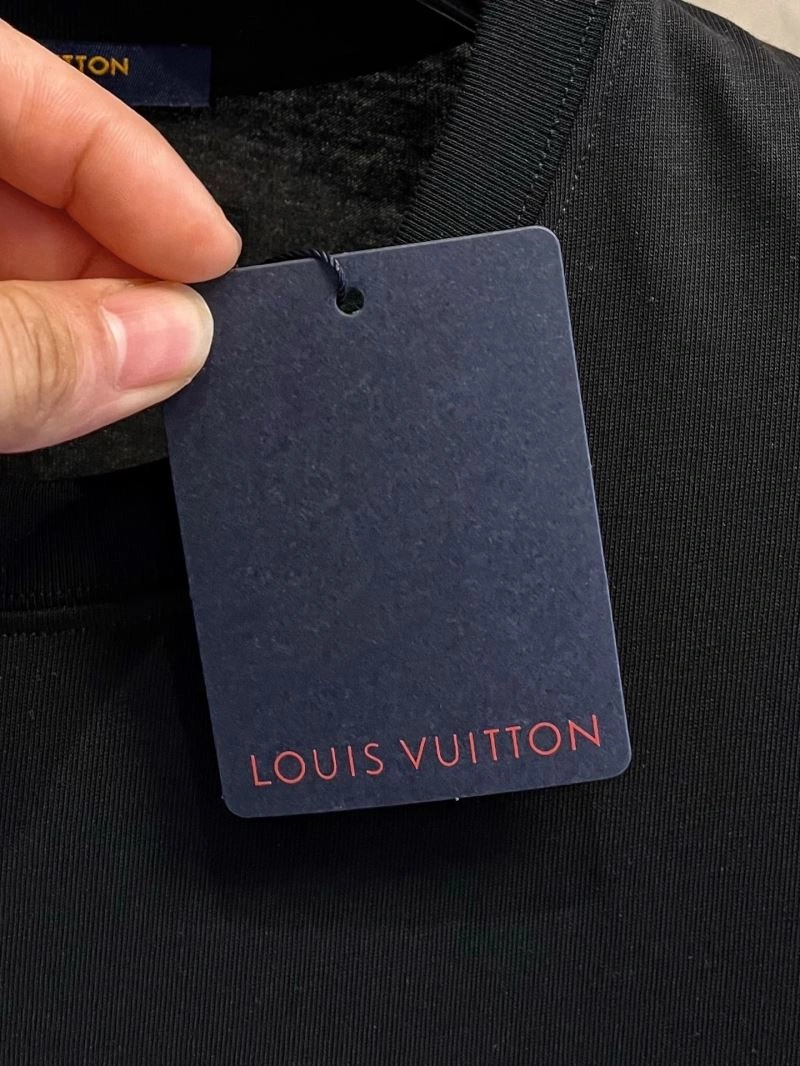 OdorResistant Louis Vuitton T-Shirts 136145