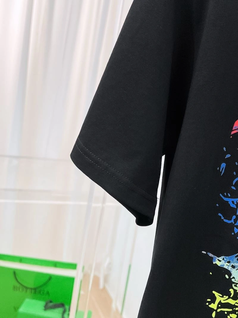 Contemporary Louis Vuitton T-Shirts 136138