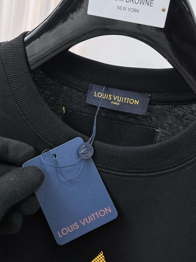 Louis Vuitton T-Shirts Sporty 136151