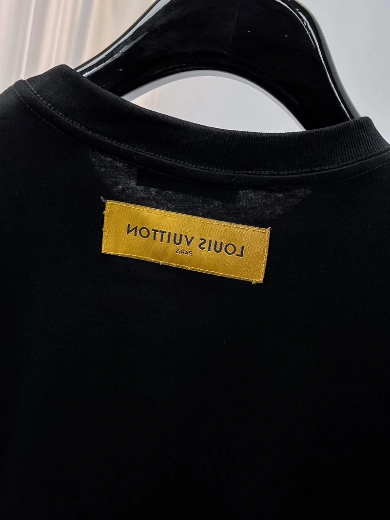 Louis Vuitton T-Shirts Sporty 136151