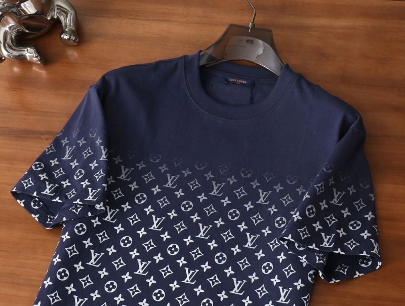 MoistureWicking Louis Vuitton T-Shirts 136141