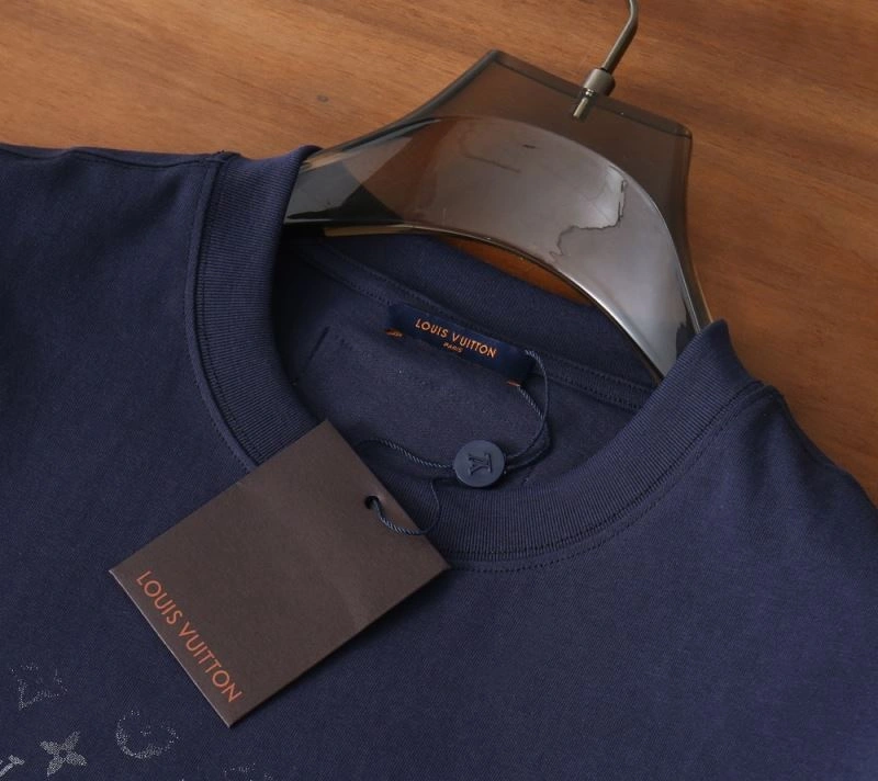 MoistureWicking Louis Vuitton T-Shirts 136141