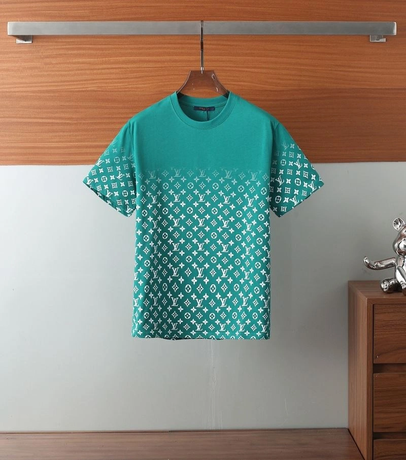 Functional Louis Vuitton T-Shirts 136137