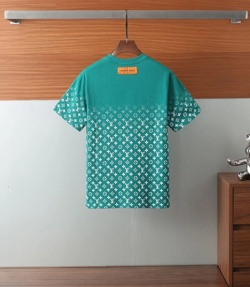 Functional Louis Vuitton T-Shirts 136137