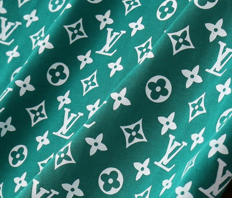 Functional Louis Vuitton T-Shirts 136137