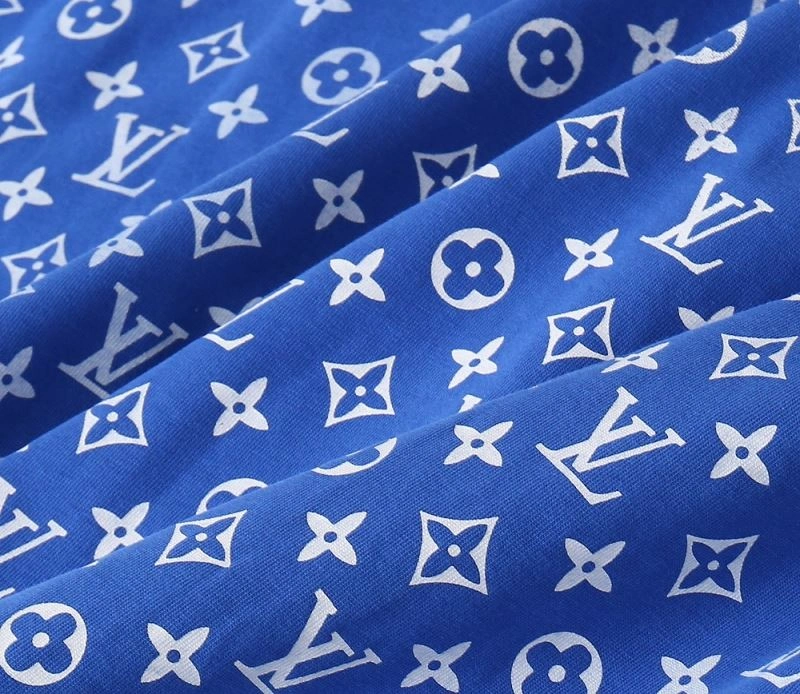 Fashionable Louis Vuitton T-Shirts 136135
