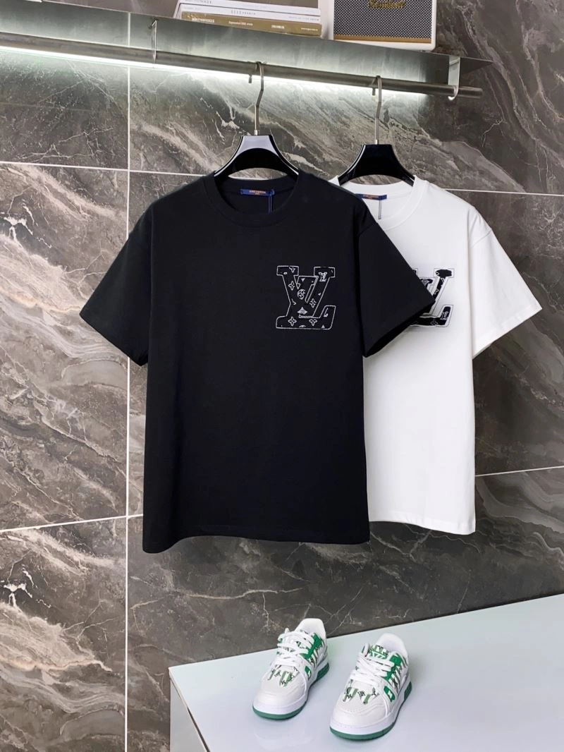 Lightweight Louis Vuitton T-Shirts 136147
