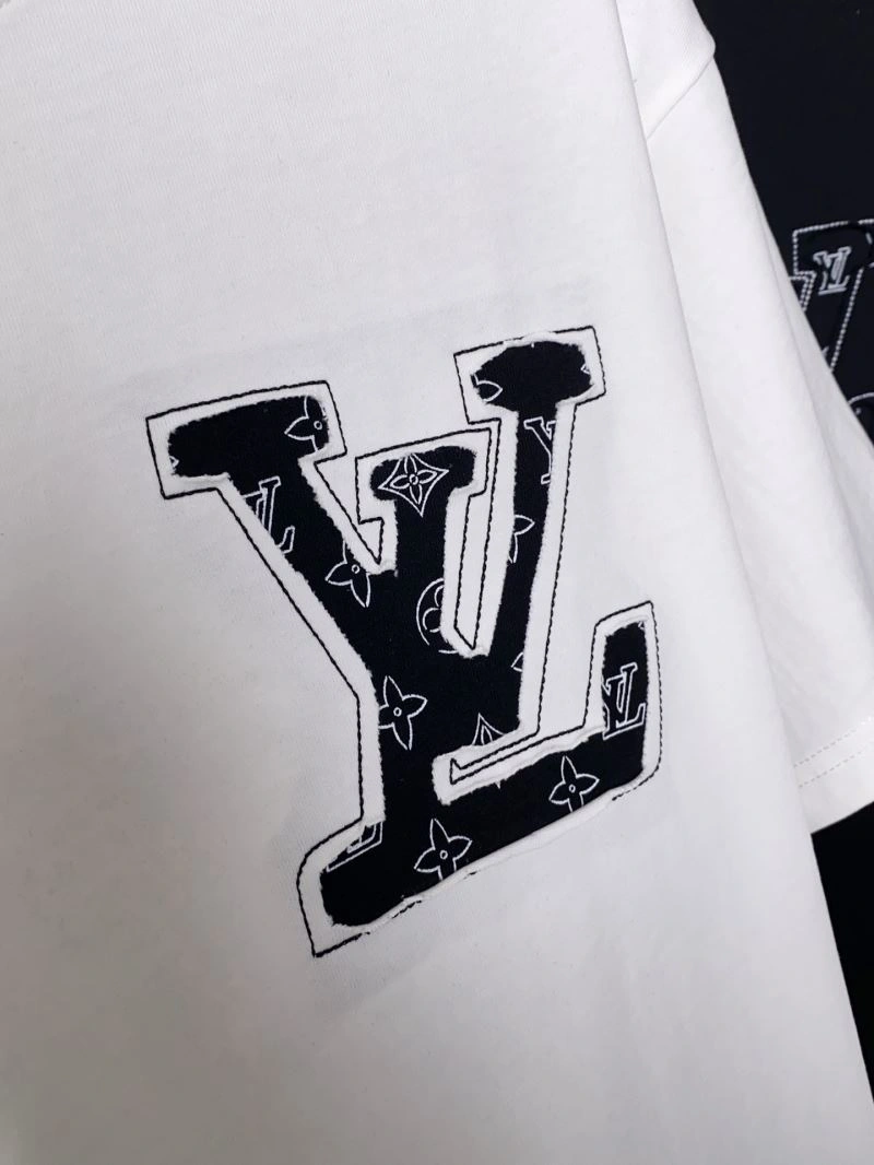 Lightweight Louis Vuitton T-Shirts 136147