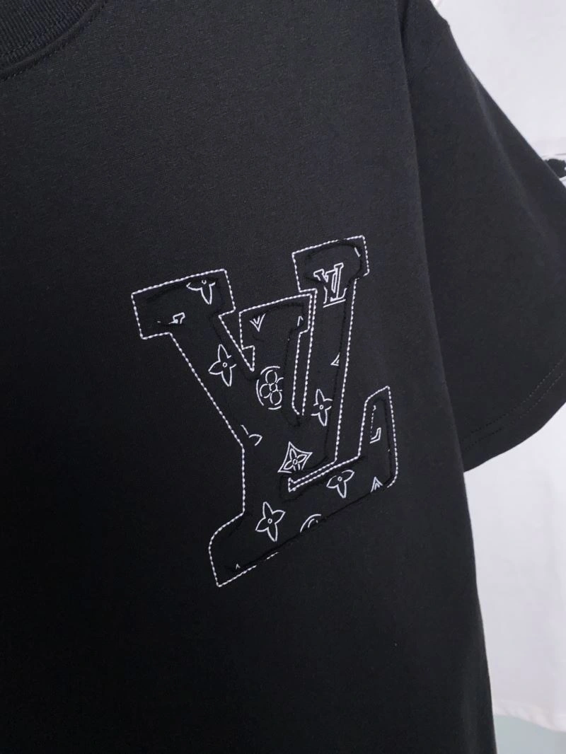 Lightweight Louis Vuitton T-Shirts 136147