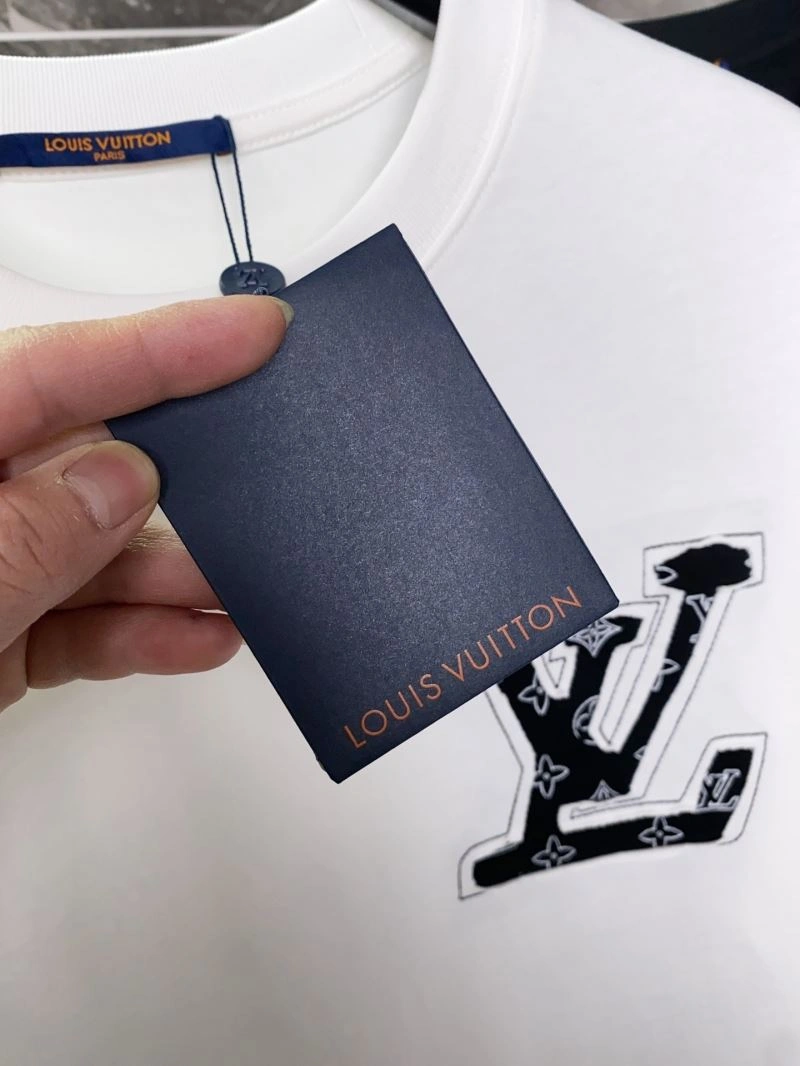 Lightweight Louis Vuitton T-Shirts 136147