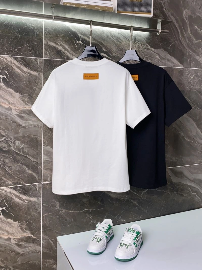 Lightweight Louis Vuitton T-Shirts 136147