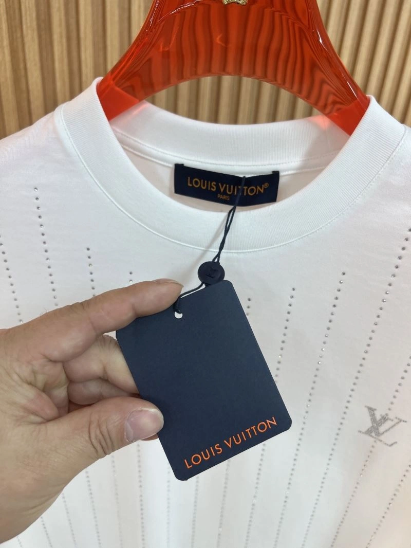 Louis Vuitton T-Shirts Trendsetting 136152