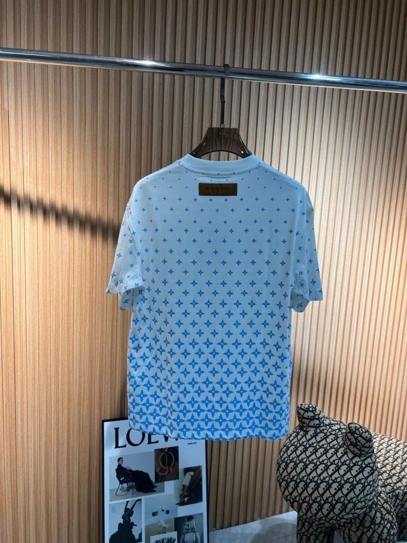 Elegant Louis Vuitton T-Shirts 136133