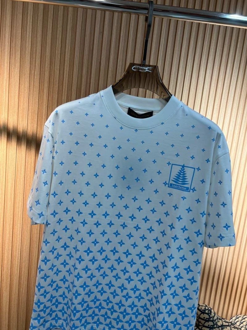 Elegant Louis Vuitton T-Shirts 136133
