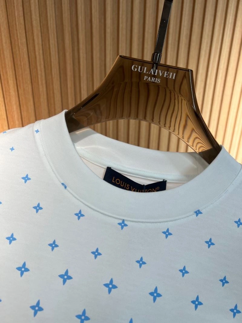 Elegant Louis Vuitton T-Shirts 136133