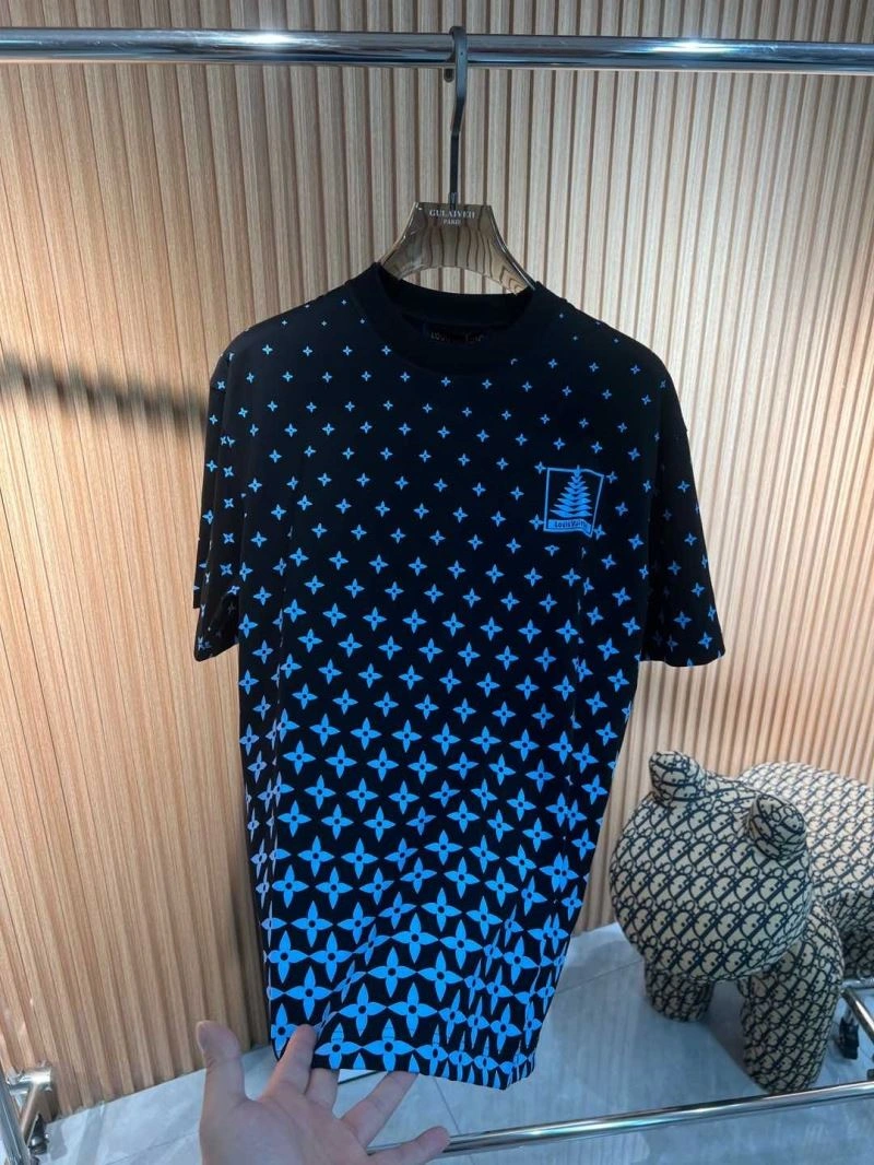 Cozy Louis Vuitton T-Shirts 136144