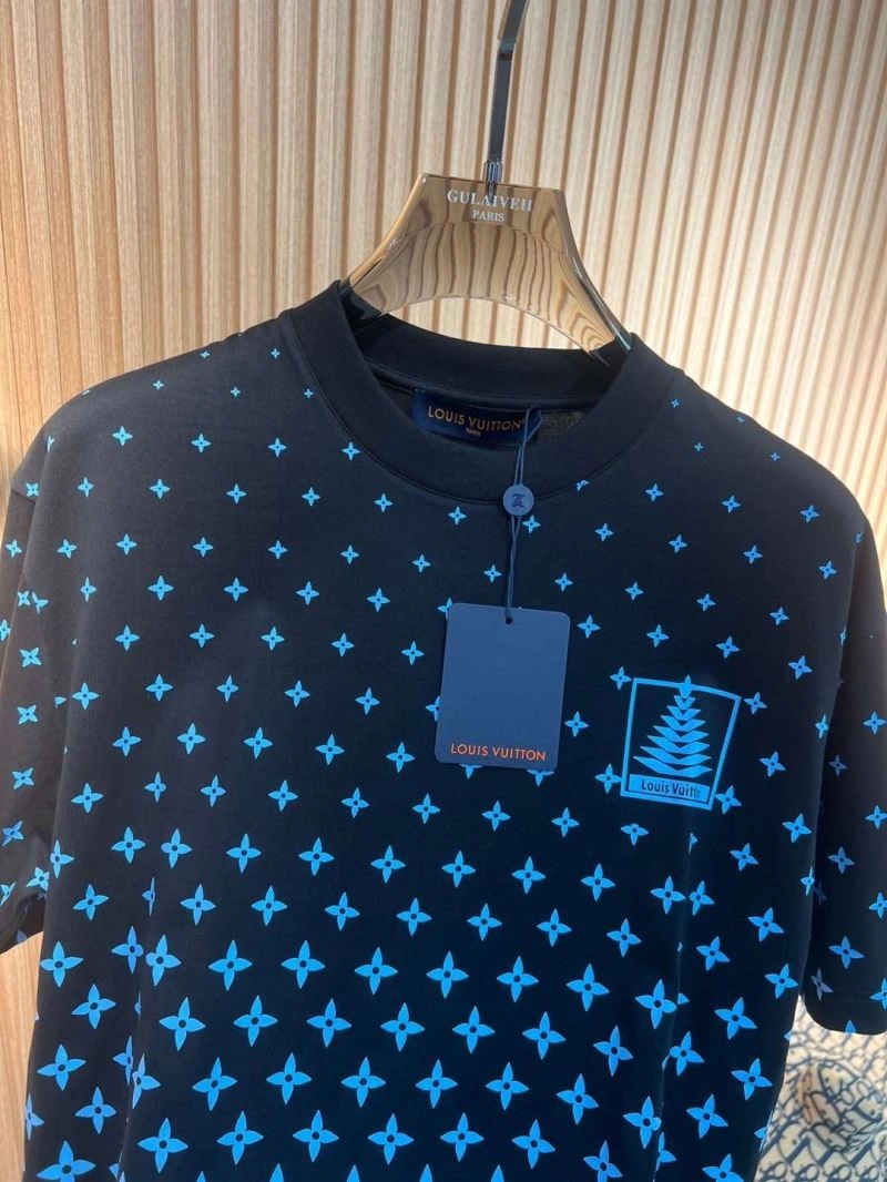 Cozy Louis Vuitton T-Shirts 136144