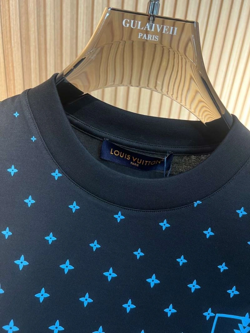 Cozy Louis Vuitton T-Shirts 136144