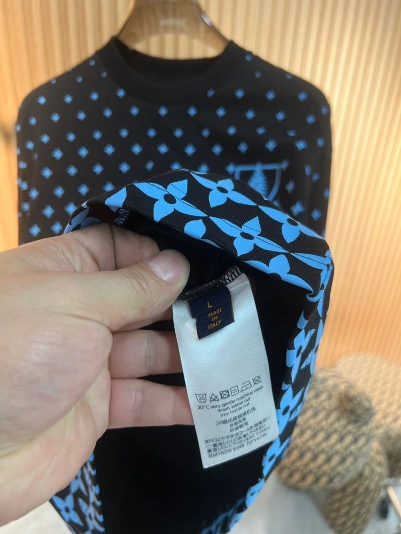 Cozy Louis Vuitton T-Shirts 136144