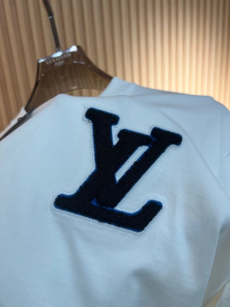 Louis Vuitton T-Shirts Durable 136129