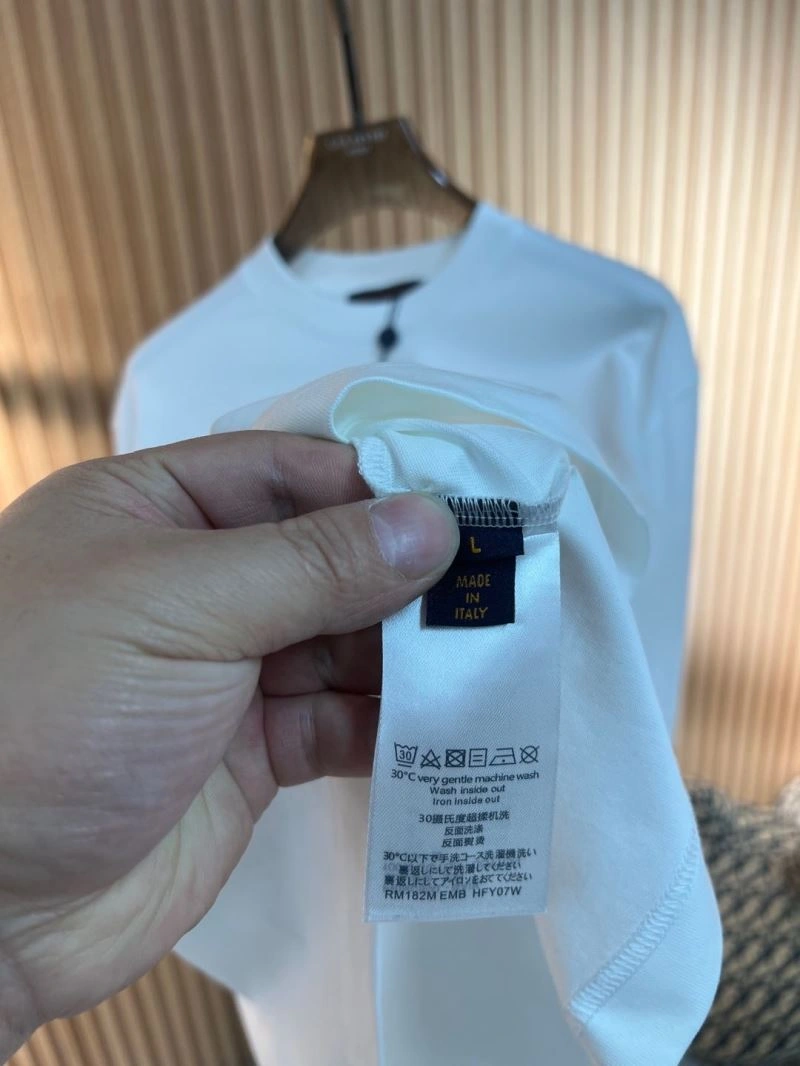 Louis Vuitton T-Shirts Durable 136129