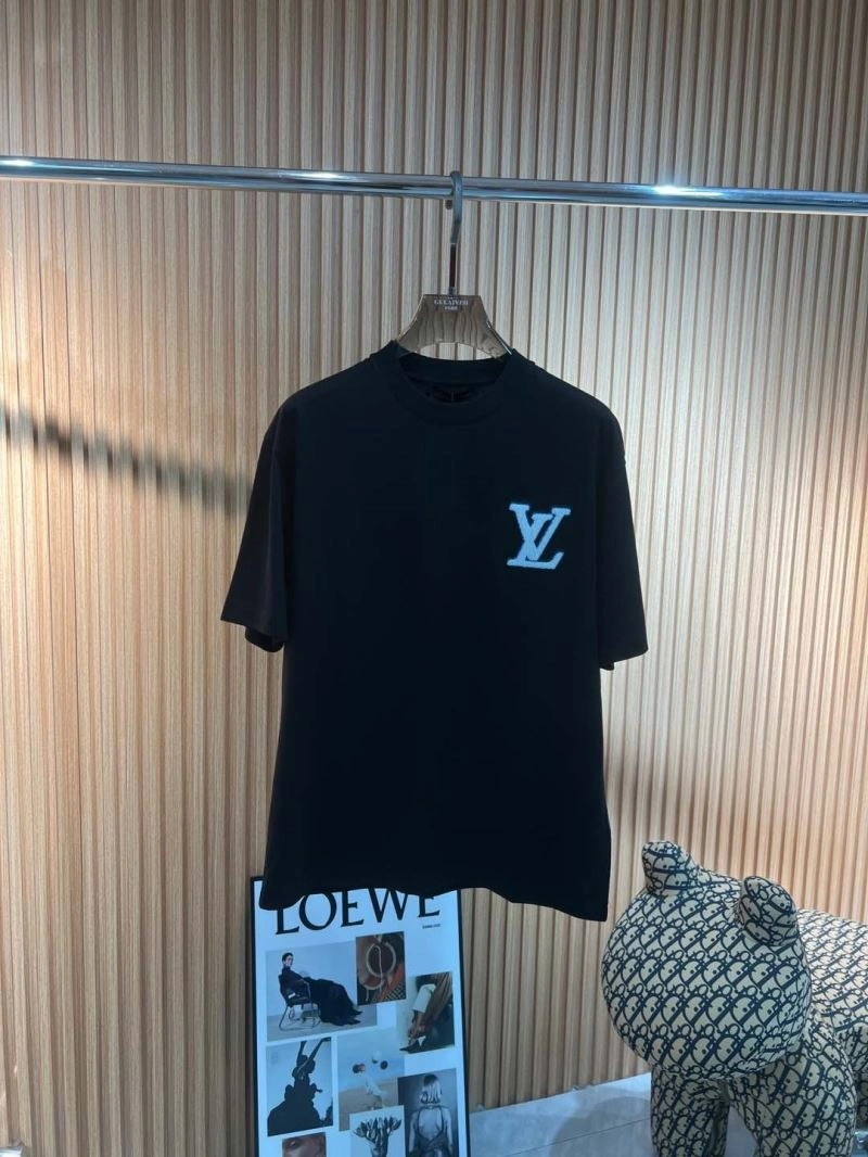 Louis Vuitton T-Shirts OdorResistant 136126