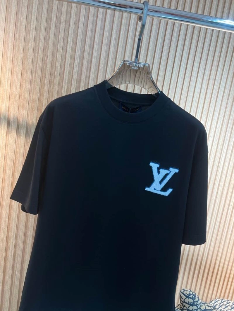 Louis Vuitton T-Shirts OdorResistant 136126