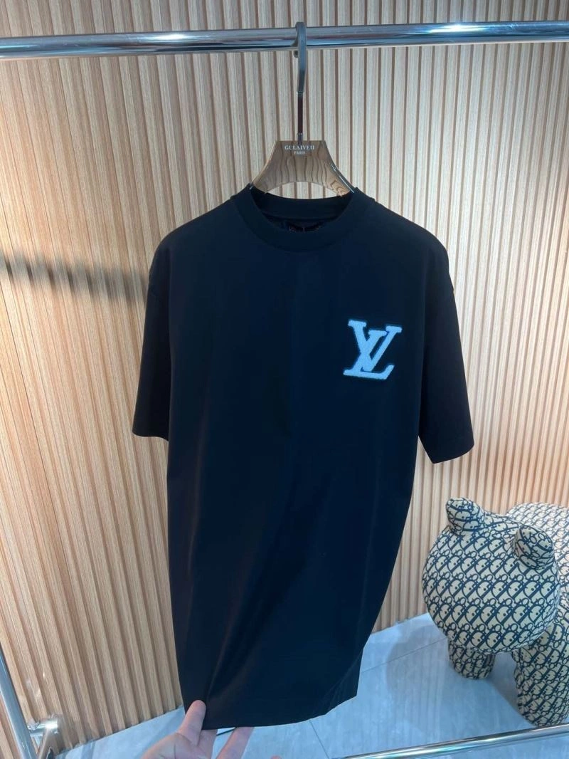 Louis Vuitton T-Shirts OdorResistant 136126