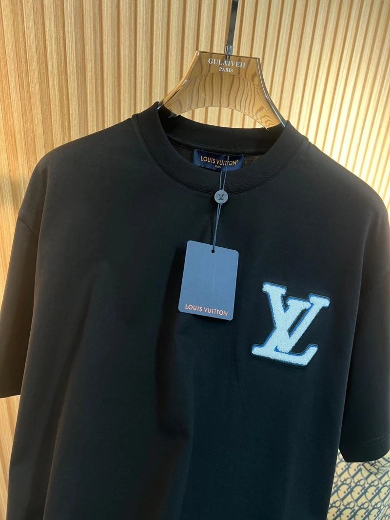 Louis Vuitton T-Shirts OdorResistant 136126