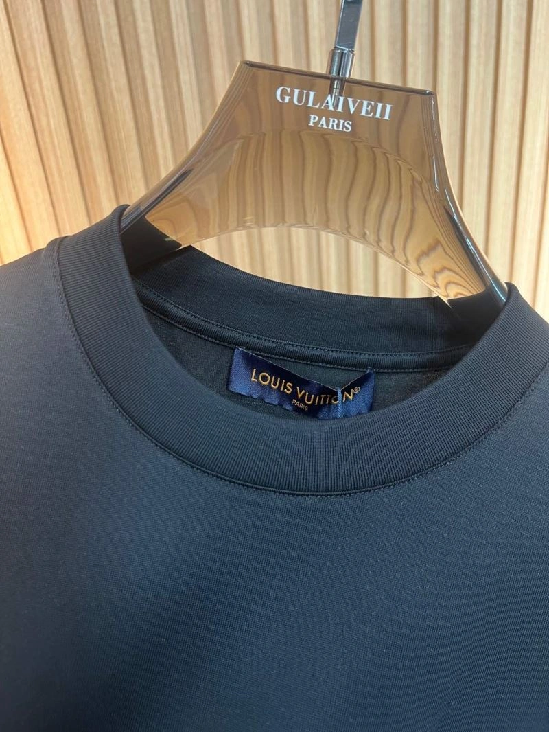 Louis Vuitton T-Shirts OdorResistant 136126