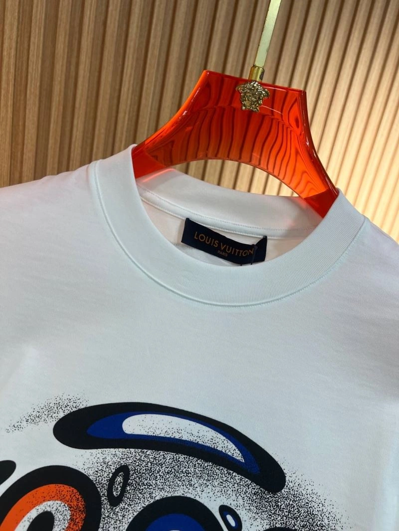 FashionForward Louis Vuitton T-Shirts 136131