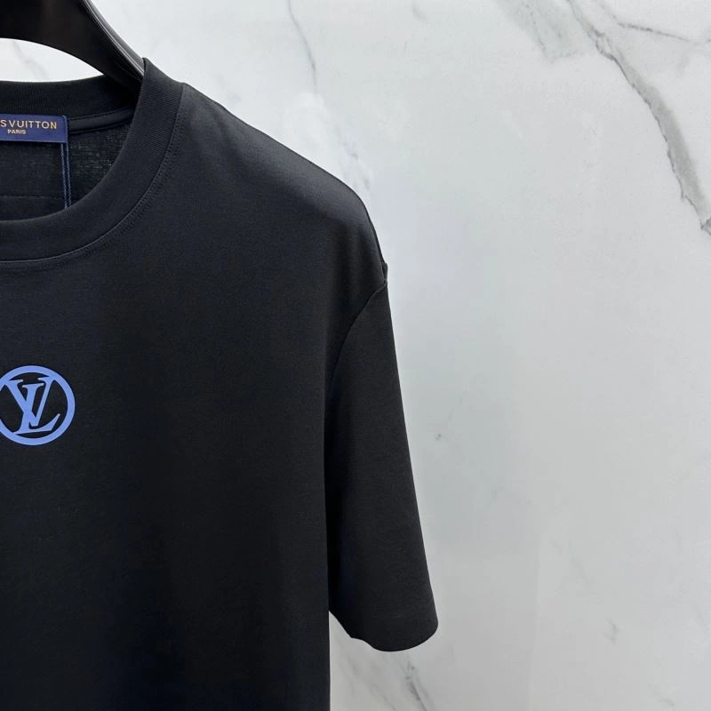Breathable Louis Vuitton T-Shirts 136124