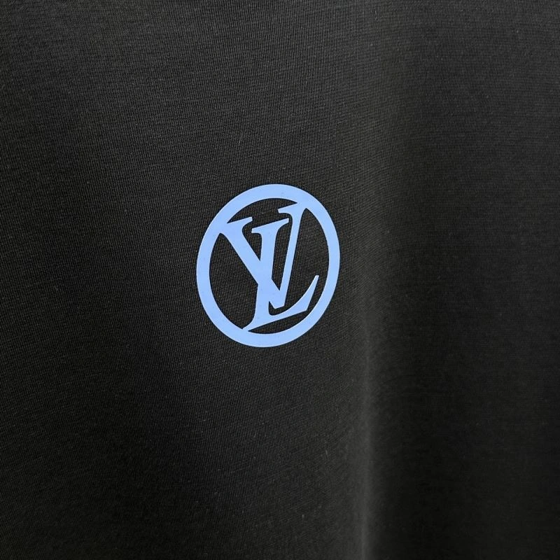 Breathable Louis Vuitton T-Shirts 136124