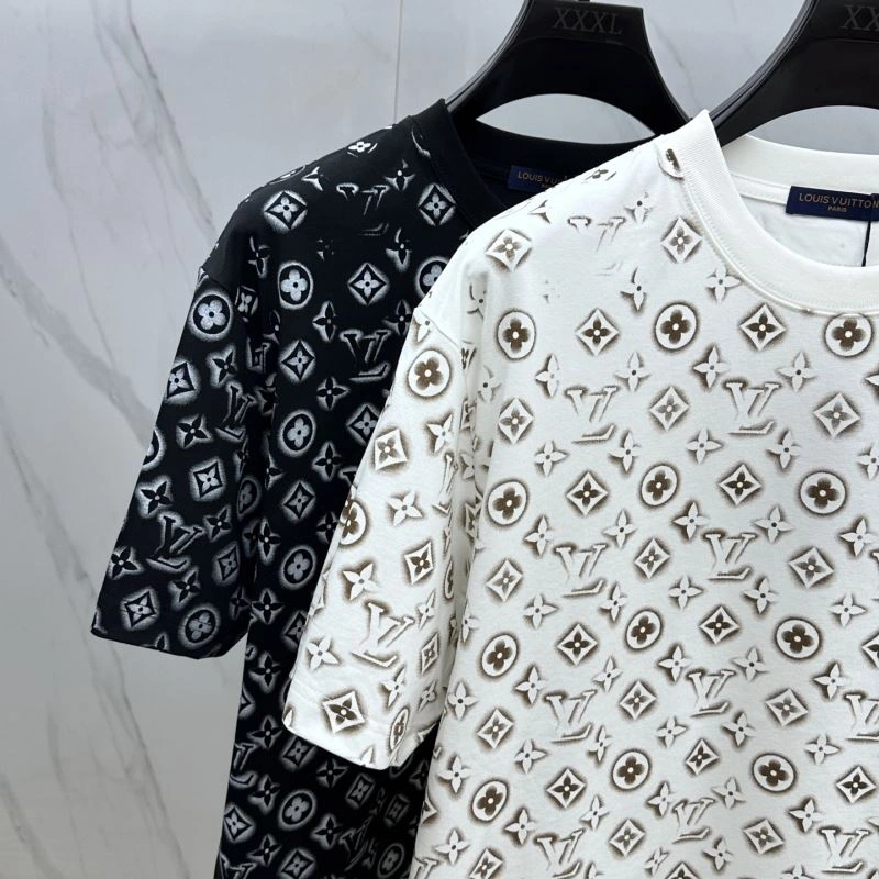 Louis Vuitton T-Shirts Chic 136121
