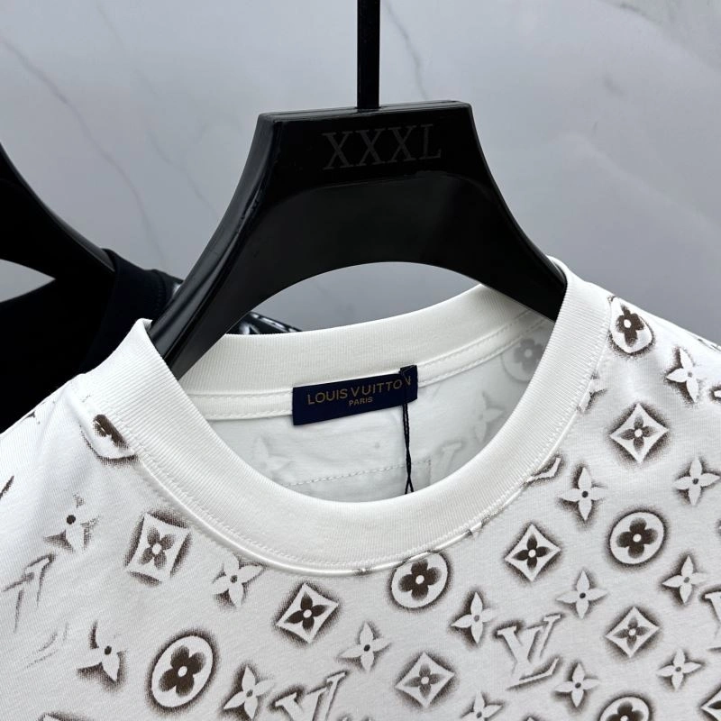 Louis Vuitton T-Shirts Chic 136121