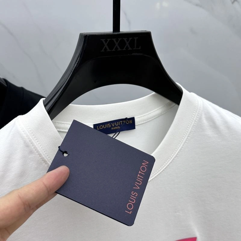 Timeless Louis Vuitton T-Shirts 136115