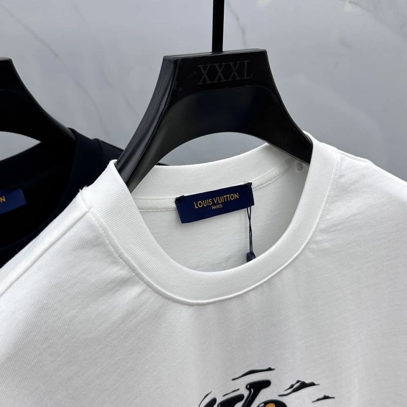 Cozy Louis Vuitton T-Shirts 136118