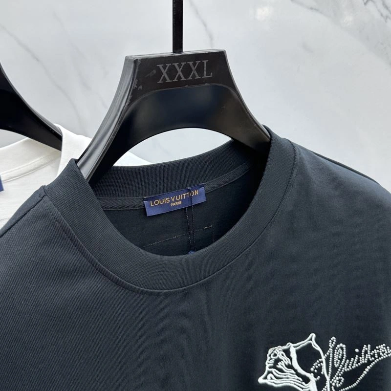 Louis Vuitton T-Shirts Popular 136106
