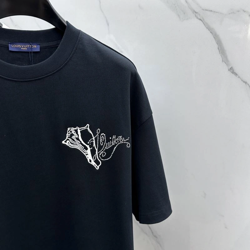 Louis Vuitton T-Shirts Popular 136106