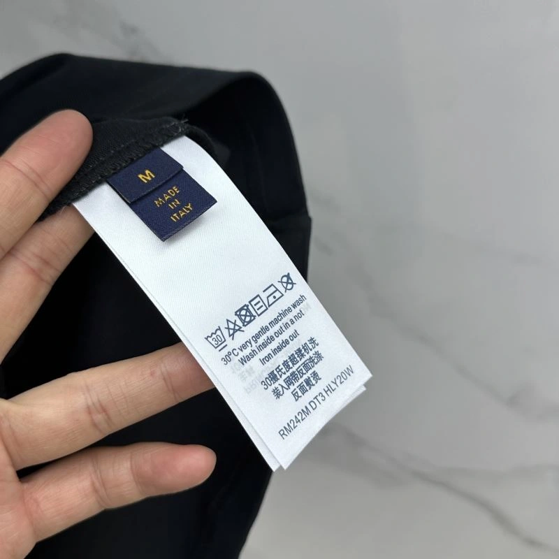 Louis Vuitton T-Shirts Popular 136106