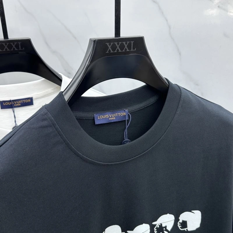 Louis Vuitton T-Shirts FashionForward 136102