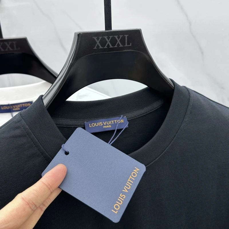 Louis Vuitton T-Shirts FashionForward 136102