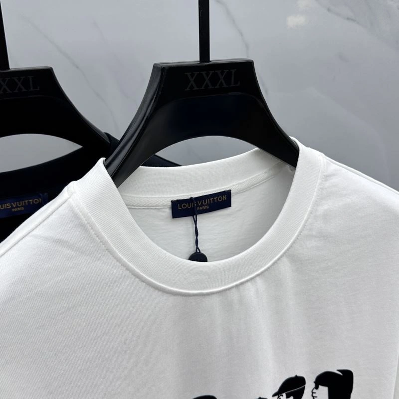 Louis Vuitton T-Shirts ComfortFit 136111
