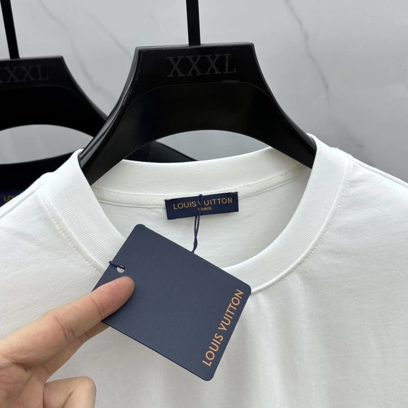 Louis Vuitton T-Shirts ComfortFit 136111