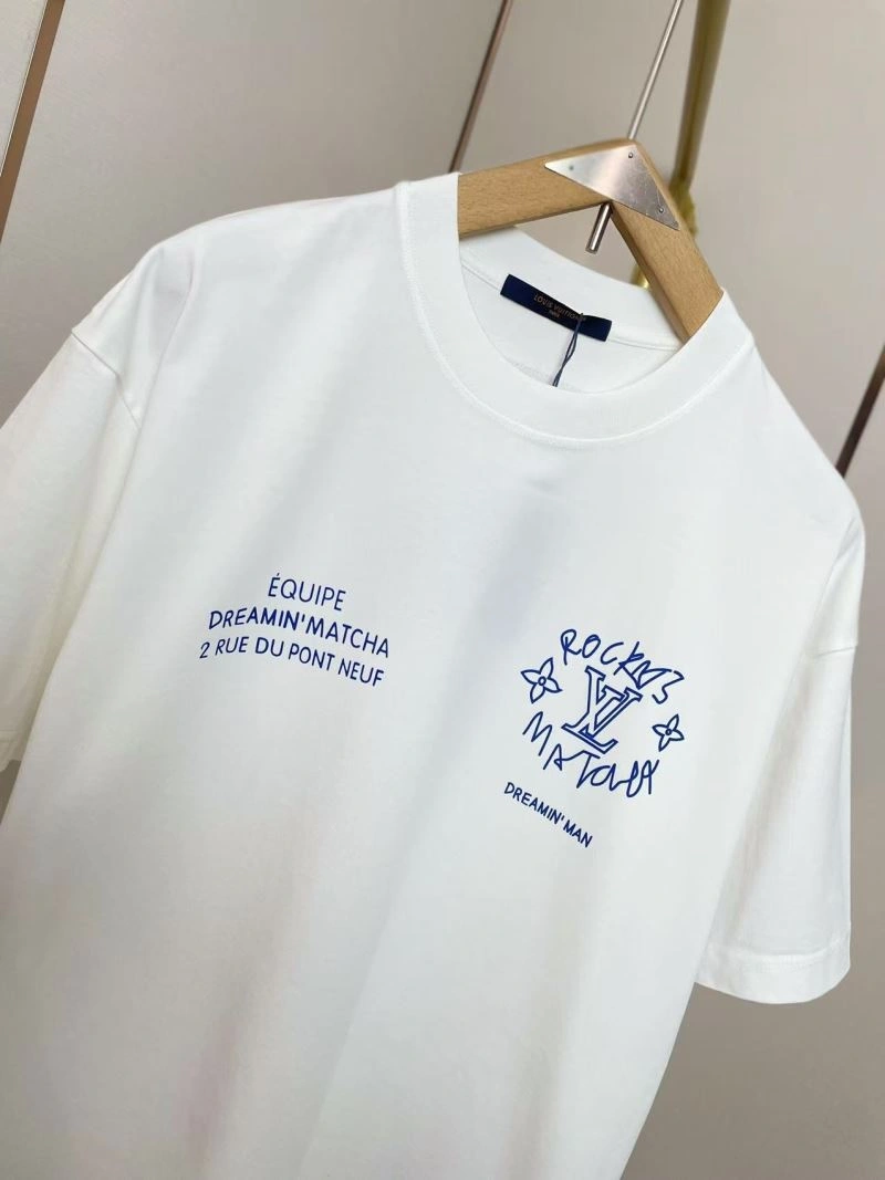 Stylish Louis Vuitton T-Shirts 136109