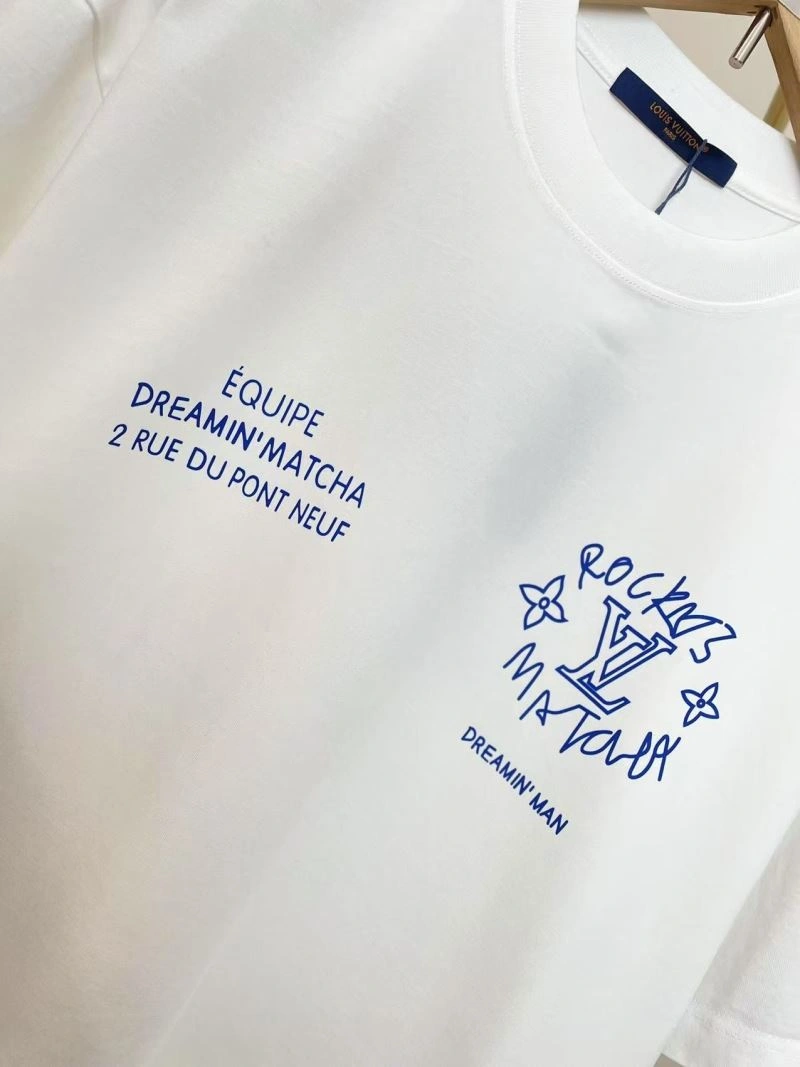 Stylish Louis Vuitton T-Shirts 136109