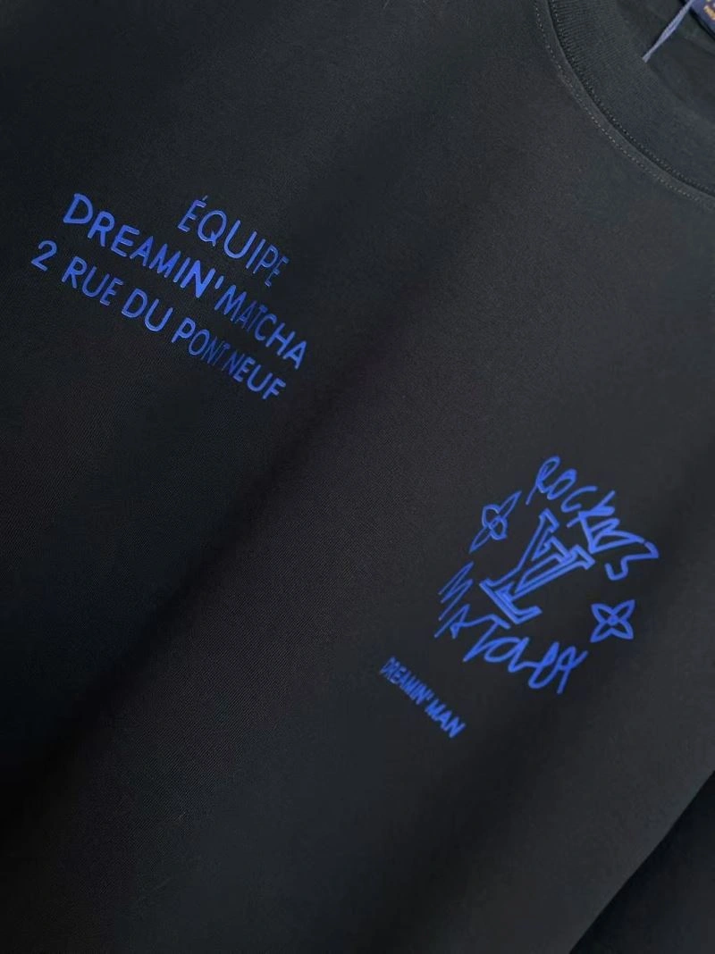 Louis Vuitton T-Shirts HighPerformance 136110