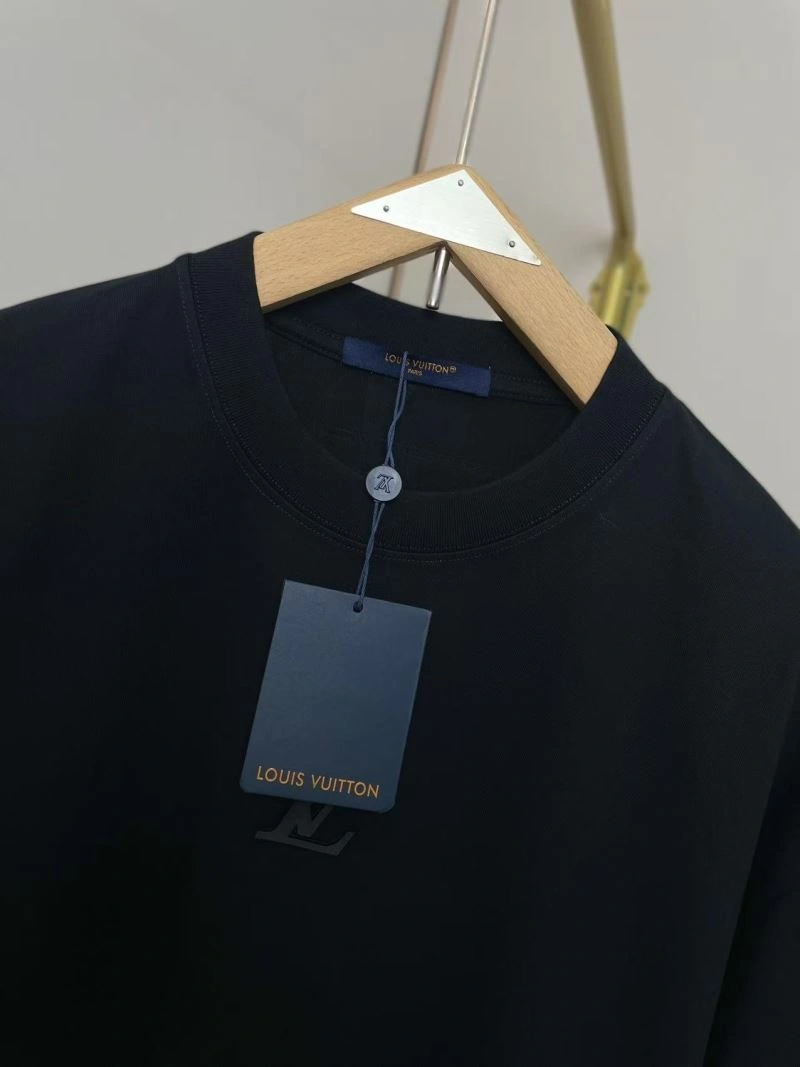 Louis Vuitton T-Shirts OdorResistant 136103