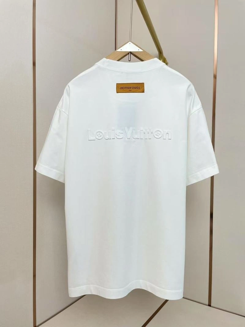 Flexible Louis Vuitton T-Shirts 136113