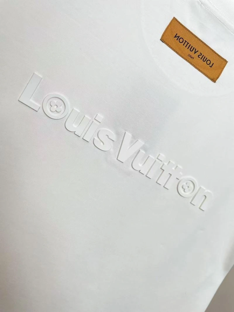 Flexible Louis Vuitton T-Shirts 136113